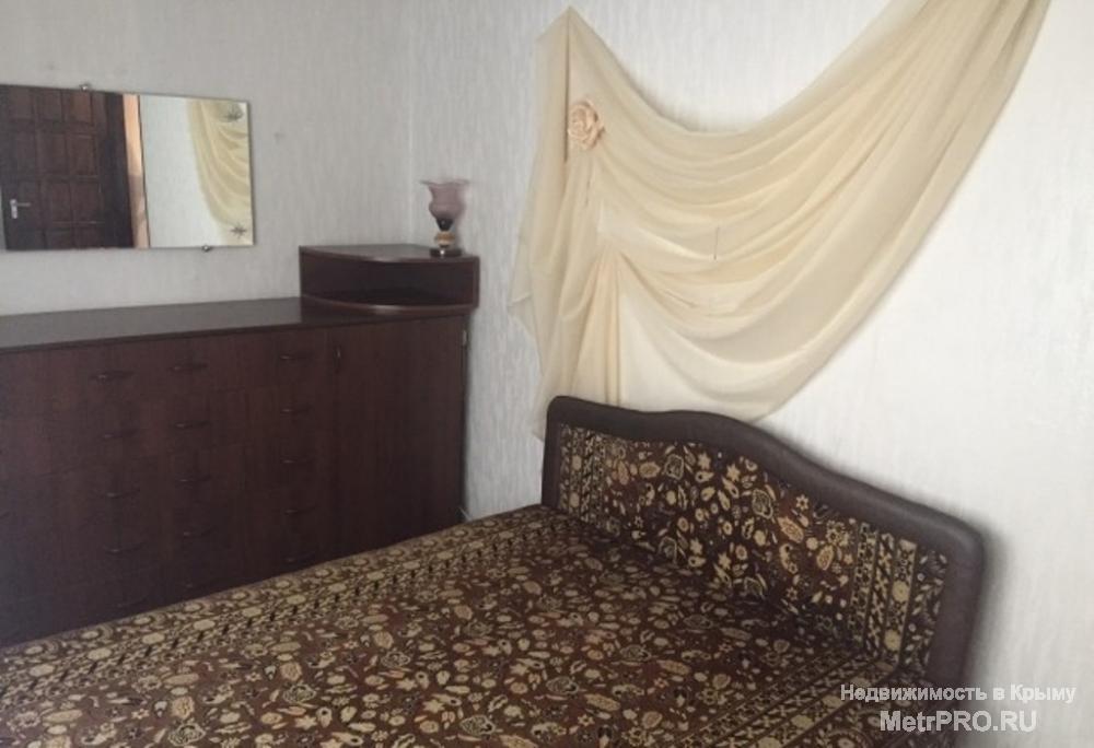 Сдается 2х комнатная квартира ул Киевская Москольцо . 2/5. 50м кВ . есть двуспальная кровать ,детская кроватка ,... - 1