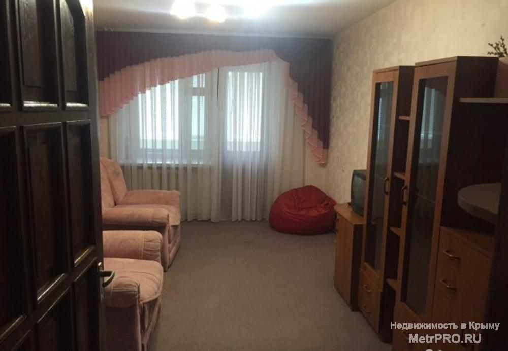 Сдается 2х комнатная квартира ул Киевская Москольцо . 2/5. 50м кВ . есть двуспальная кровать ,детская кроватка ,... - 2
