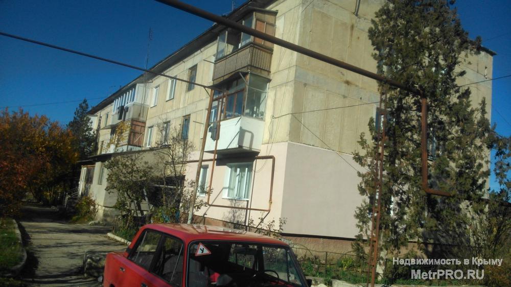 Продается 2-х ком.квартира в с. Скалистое: под ремонт- 18км от г. Симферополя по Севастопольской трассе (10-15мин), -... - 1