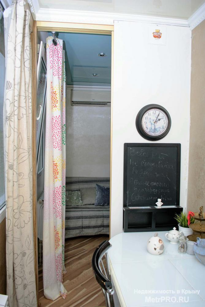Продаётся уютная двухкомнатная квартира «грузинка» (52 кв.м.) с видом на горы, город и море. Пятый этаж пятиэтажного... - 14