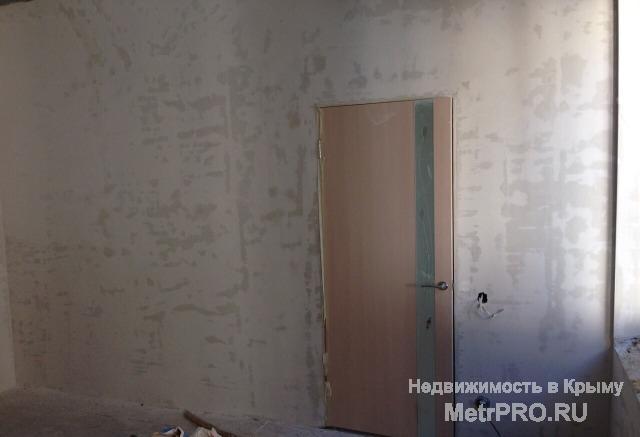 Продается  однокомнатная квартира  центр Ялты, ул. Ломоносова.     Расположена на 3 этаже 3 этажного кирпичного дома... - 2