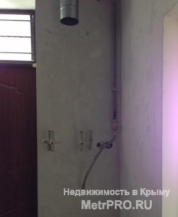 Продается  однокомнатная квартира  центр Ялты, ул. Ломоносова.     Расположена на 3 этаже 3 этажного кирпичного дома... - 3