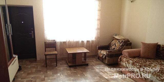 Продается 2-х  комнатная квартира в г. Ялта, ул. Средне-Слободская, расположена на 1 эт./3эт. кирпичного дома... - 2
