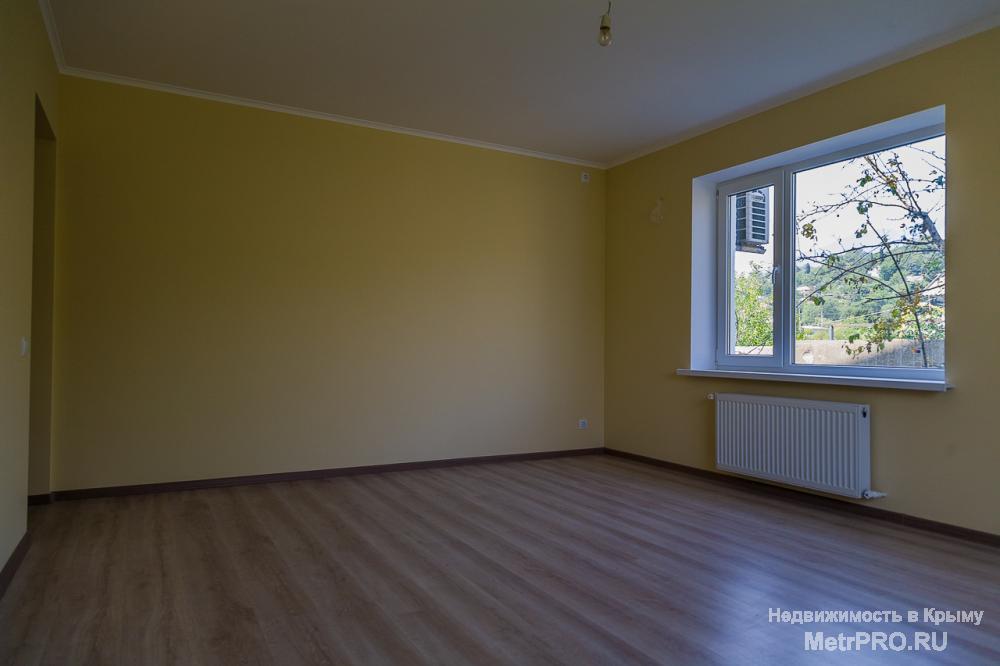 Продажа / Дома, АЛУШТА, 18 000 000 р. Продается двухэтажный, кирпичный дом в селе Кипарисное Алуштинского района. В доме 2 санузла, 7 комнат, капитальный... - 14