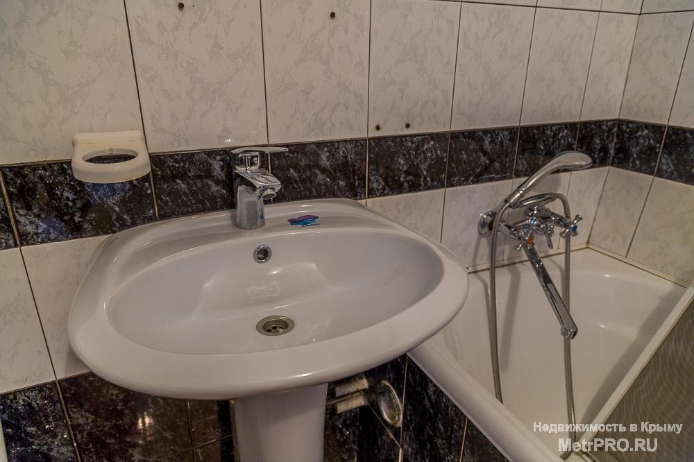 Продажа / Дома, АЛУШТА, 18 000 000 р. Продается двухэтажный, кирпичный дом в селе Кипарисное Алуштинского района. В доме 2 санузла, 7 комнат, капитальный... - 19