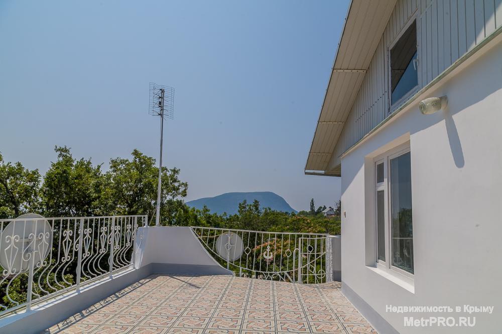 Продажа / Дома, АЛУШТА, 18 000 000 р. Продается двухэтажный, кирпичный дом в селе Кипарисное Алуштинского района. В доме 2 санузла, 7 комнат, капитальный... - 37