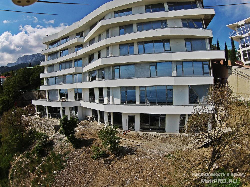 Продается большая видовая квартира в новом жилом комплексе Коста Мисхор. Светлая, уютная, с большой видовой террасой...