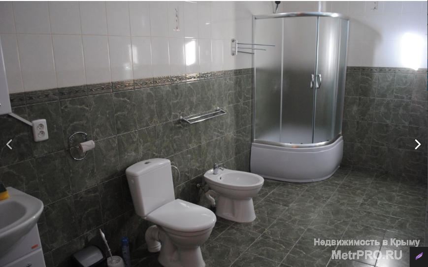 Дом в п. Штормовое, 16 комнат, 3 санузла, кухня, столовая, беседка 24 кв. м., 10 соток, 2-х метровый забор с ракушки,... - 7