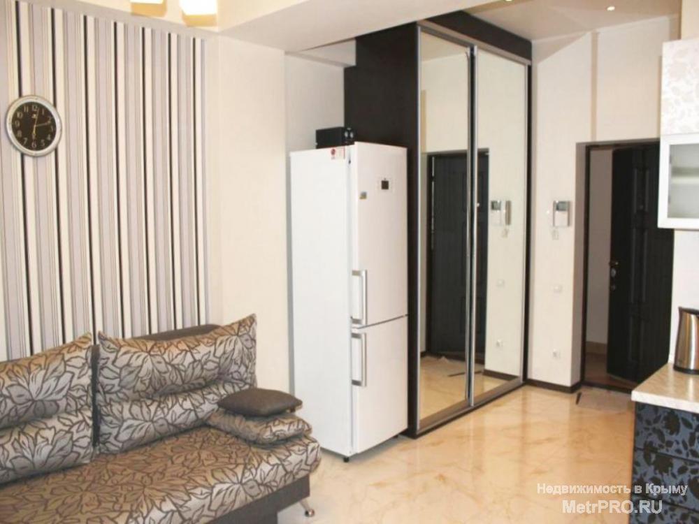Продажа / 2-комнатные, ЯЛТА, 139 335 $ Продается двухкомнатная квартира в современном жилом комплексе в Гаспре. Располагается на 3 этаже 10 этажного дома,... - 1