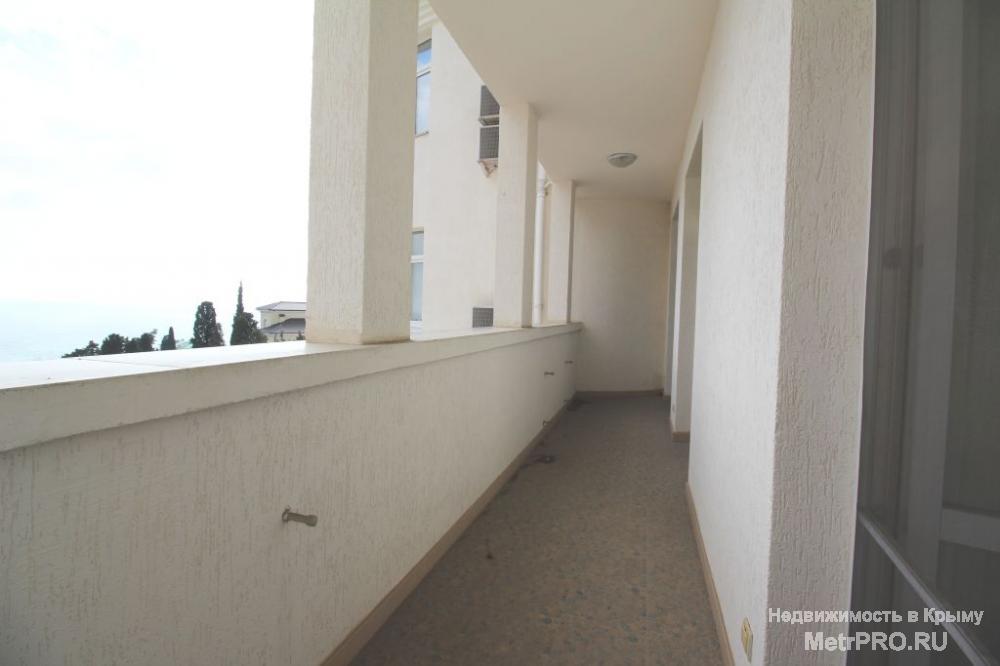 Продается двухкомнатная квартира на высоком 2 этаже в 10 этажном элитном комплексе в поселке Гурзуф. Квартира общей... - 8