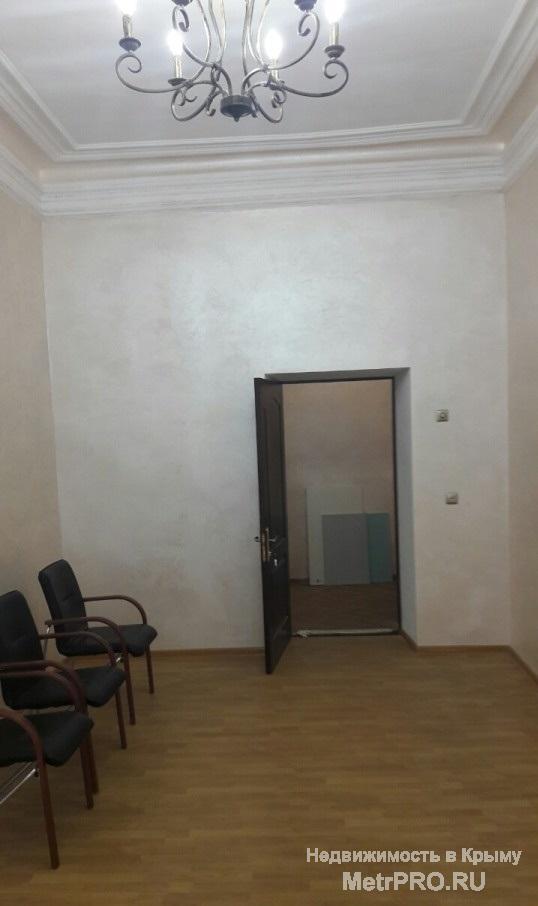Продам помещение под офис (жилой фонд) в центре г.Симферополя по ул.Шмидта, первая линия, общая площадь 46м2. В офисе... - 2