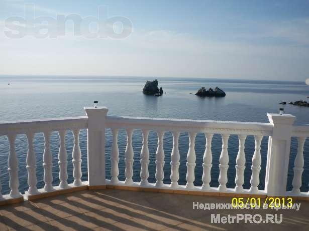 5-этажный дом с частным пляжем на Черном море в кооперативе Утес (10 км до Алушты, 25 км до Ялты). Площадь дома -340... - 1