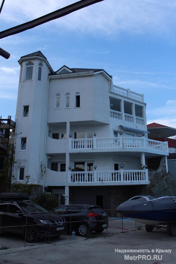 5-этажный дом с частным пляжем на Черном море в кооперативе Утес (10 км до Алушты, 25 км до Ялты). Площадь дома -340... - 7
