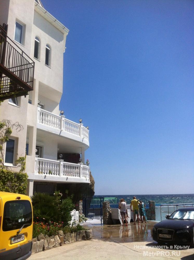 5-этажный дом с частным пляжем на Черном море в кооперативе Утес (10 км до Алушты, 25 км до Ялты). Площадь дома -340... - 16