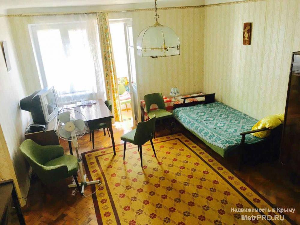 Продается просторная однокомнатная квартира в тихом месте в историческом центре Ялты Крым  Продам 1 ком квартиру в...