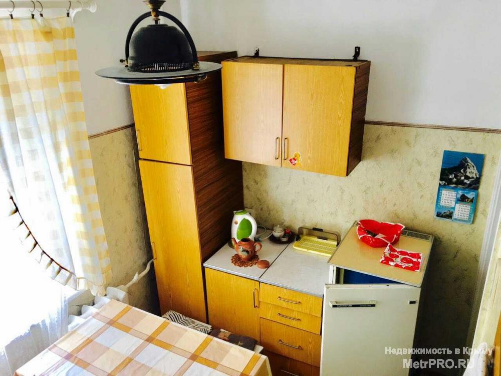 Продается просторная однокомнатная квартира в тихом месте в историческом центре Ялты Крым  Продам 1 ком квартиру в... - 1