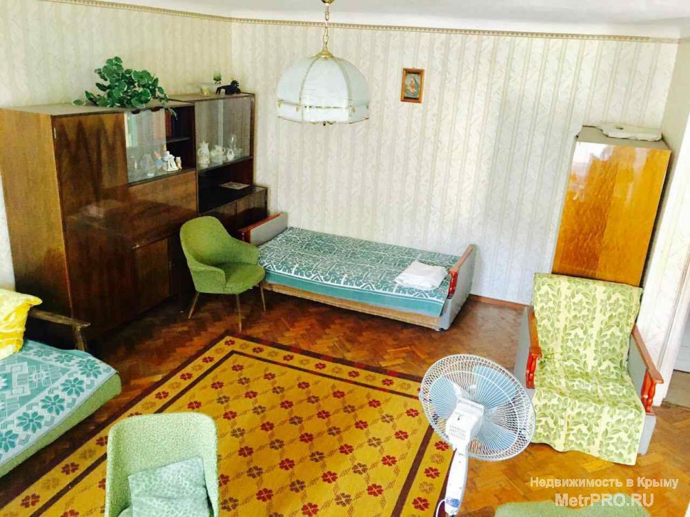 Продается просторная однокомнатная квартира в тихом месте в историческом центре Ялты Крым  Продам 1 ком квартиру в... - 2