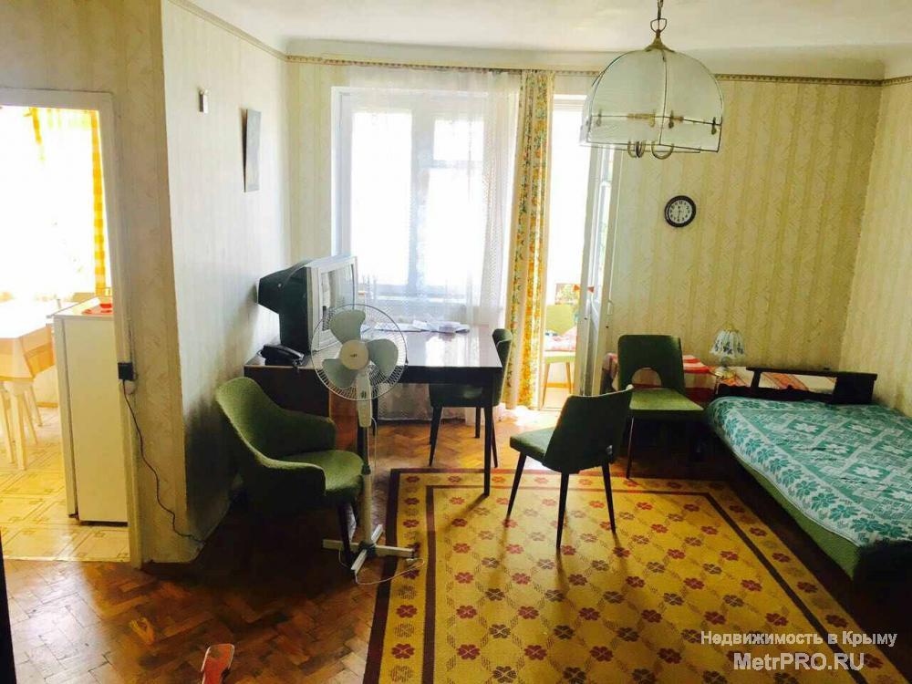 Продается просторная однокомнатная квартира в тихом месте в историческом центре Ялты Крым  Продам 1 ком квартиру в... - 3