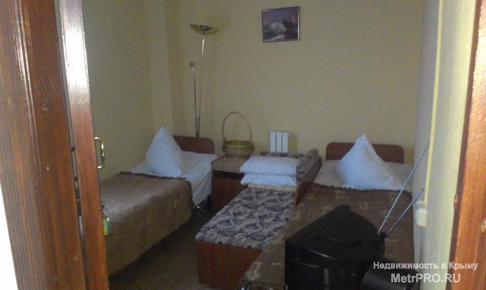 Для отдыха сдаются гостевые комнаты в частном доме в Алуште. Все комнаты двухместные + раскладное кресло кровать....