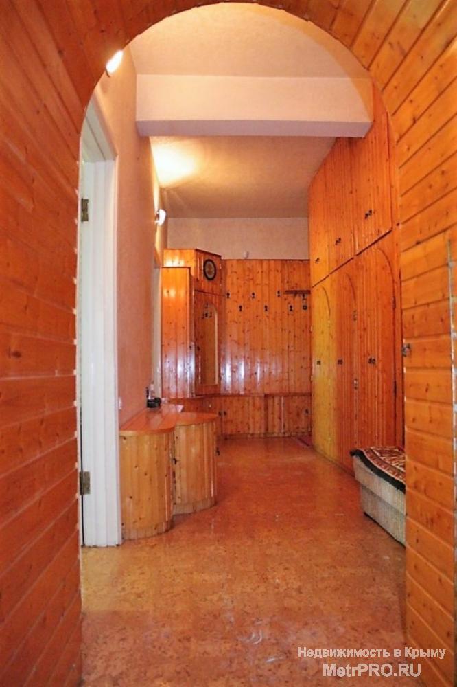 Продам просторную 3-комнатную квартиру - «сталинку» по ул. Севастопольской в Симферополе.  Общая площадь квартиры 85... - 9
