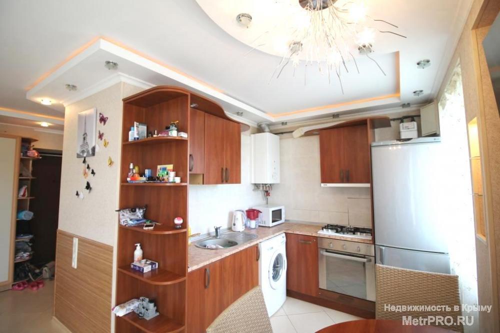 Продается уютная 1-о комнатная квартира-студия в самом центре курортного города Алушта.   Общая площадь квартиры 28,8... - 1