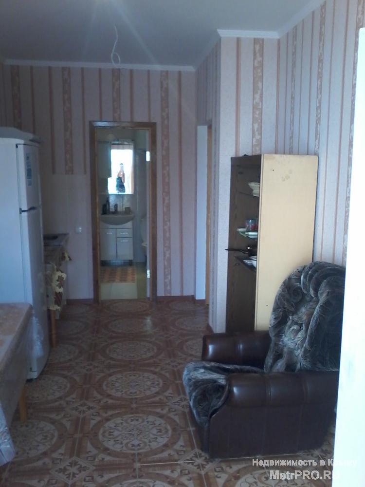 Сдаю отдельный дом в Крыму, с  Мысовое, Центральная 67, 6ти местный, в доме 2 комнаты, кондиционер, кухня, туалет   с... - 3