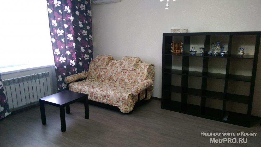 квартира в находится в Камышовой бухте, имеется вся необходимая мебель и бытовая техника, отличное состояние. - 2