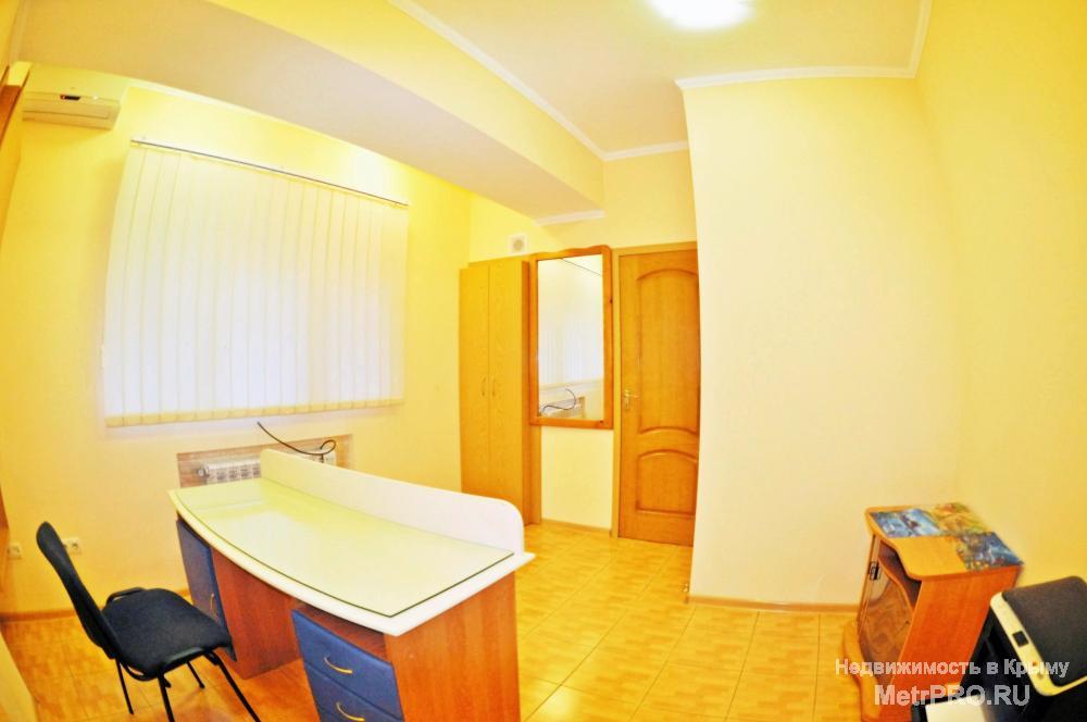 Продаётся не жилое помещение в Ялте, по улице Суворовская, ранее использовалось под офис.   Светлое, сухое помещение... - 3