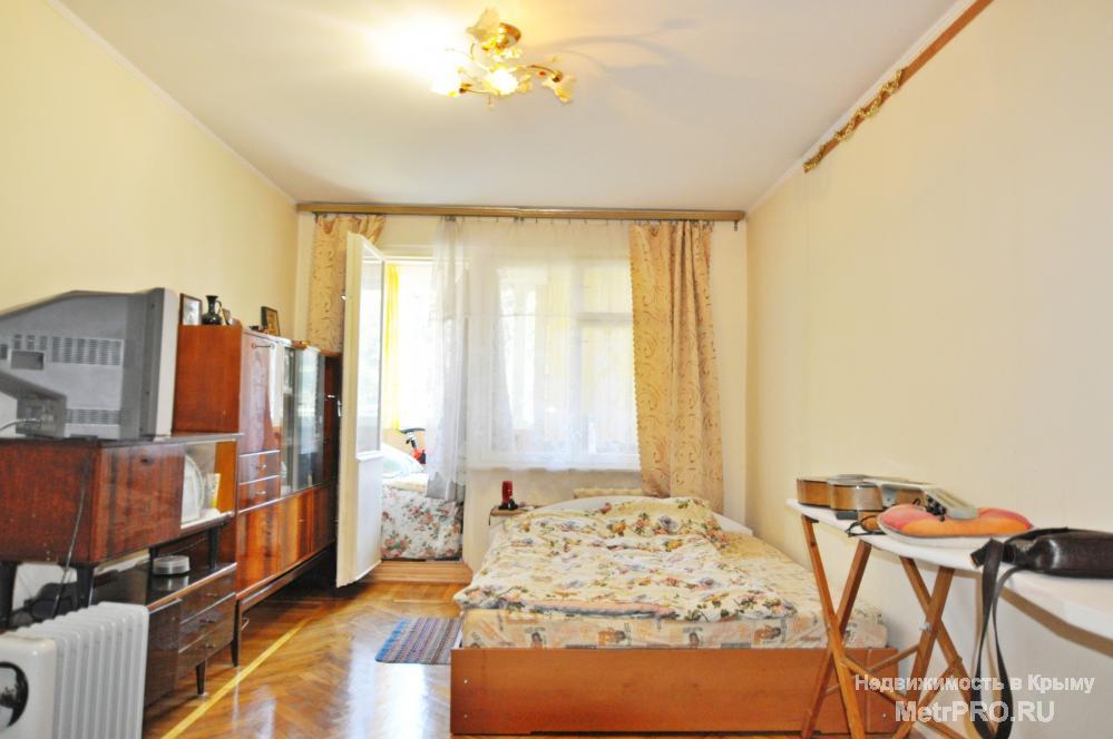 Предлагается к покупке 2 комнатная квартира в Ялте по улице Кирова.  Квартира расположена на 4 этаже 5 этажного дома.... - 6
