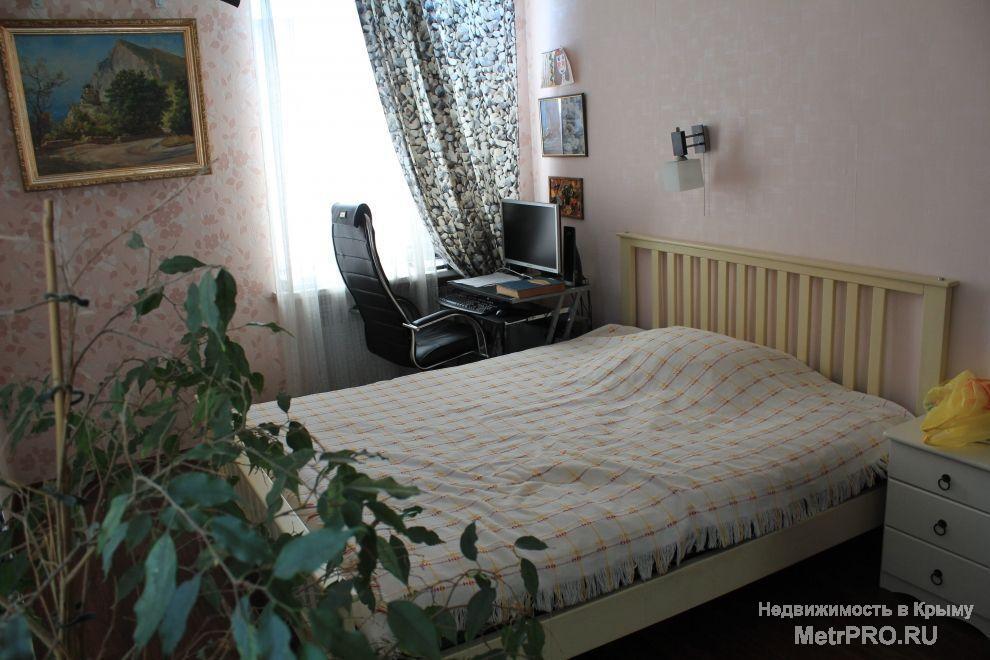 Продается двухкомнатная квартира в центре Севастополя. Отличный ремонт, автономное отопление, до моря 5 мин пешком....