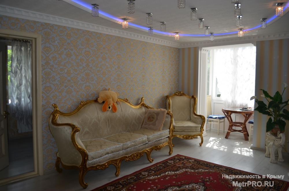 Предлагается 2-комнатная квартира в центре Ялты по ул. Московская ровное место. Квартира находится на 3-м этаже... - 1