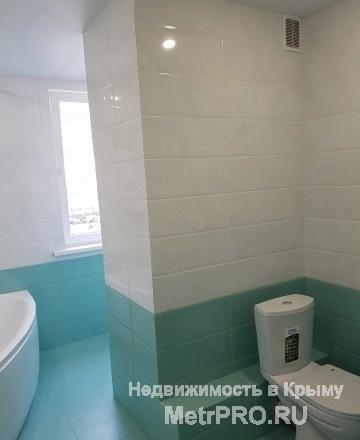 Продаётся двухкомнатная квартира  на Ул. Комбрига Потапова в ЖК Архитектор. 7/10 этаж.     Кухня 9,7 м Спальня 17,2... - 2