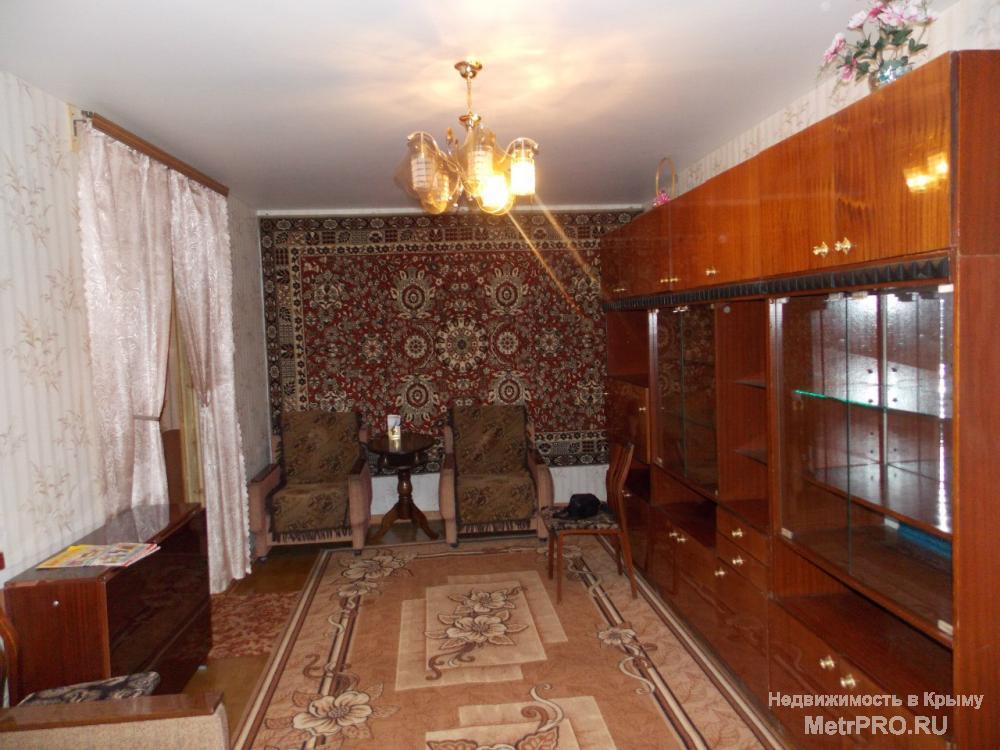 хорошая квартира в Стрелецкой бухте, в квартире вся необходимая мебель и бытовая техника, стиральная машинка,... - 1
