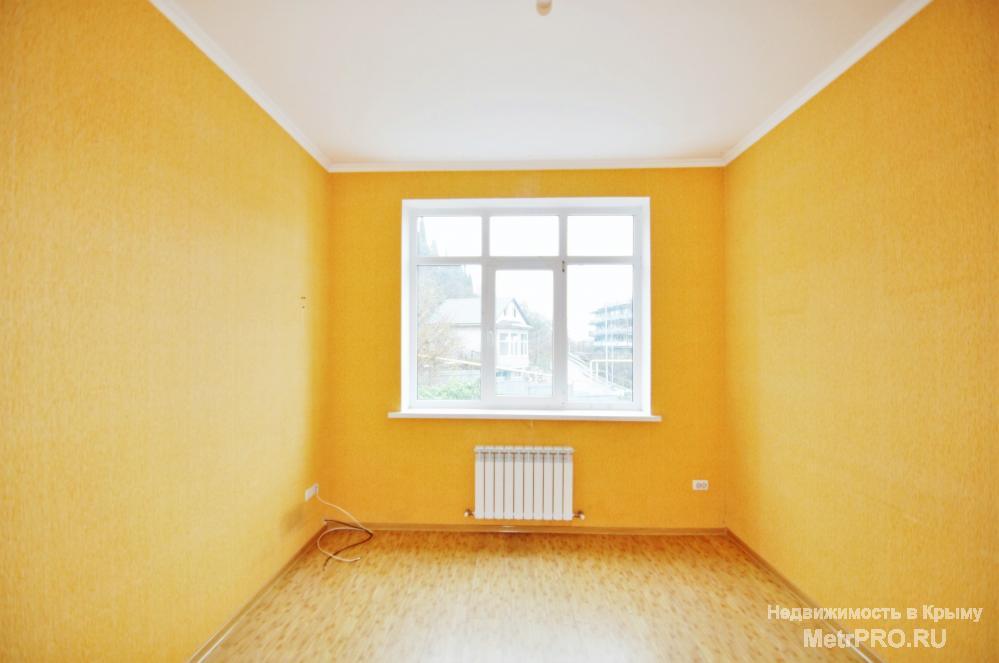 Предлагается к приобретению дом в Ялте по улице Тимирязева  Площадь дома 160 кв. м. 3 этажа, находиться на участке 4... - 6