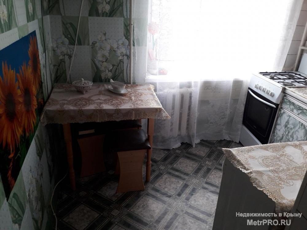 Продается двухкомнатная квартира в Крыму в городе Феодосия. Район рынка «Полтавский». Квартира расположена на втором... - 2