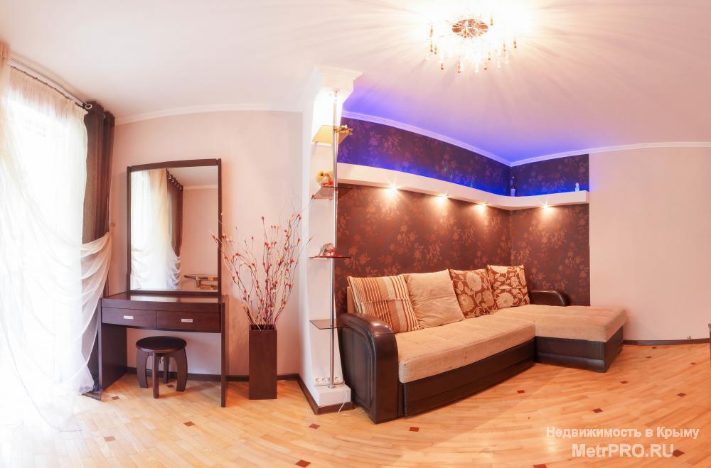 Квартира расположена близко к супермаркету 'Сильпо' на Севастопольской в спальном районе всего в 10 минутах езды от...