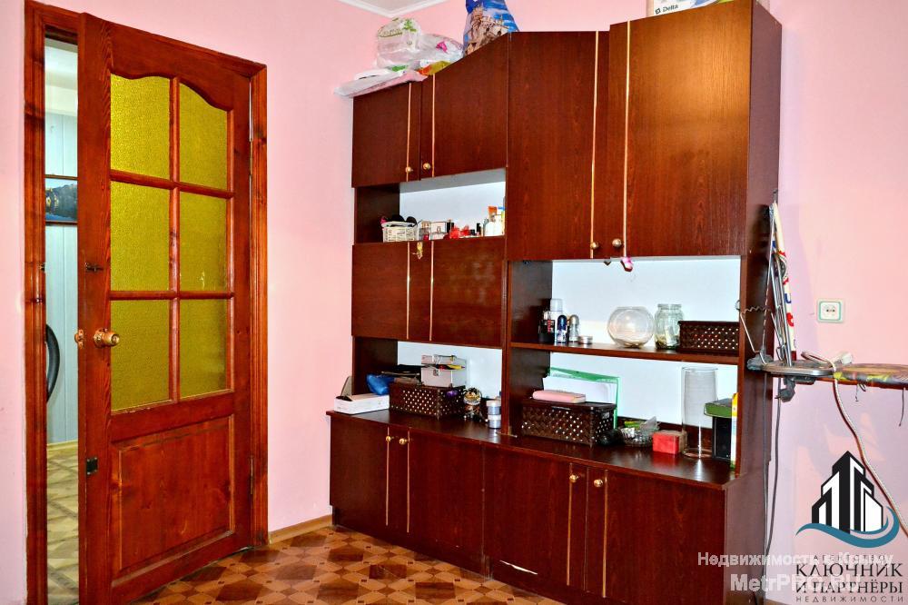 Продаётся просторная 3-х комнатная квартира в одном и лучших районов города Феодосия. Квартира находиться на 2-м... - 6
