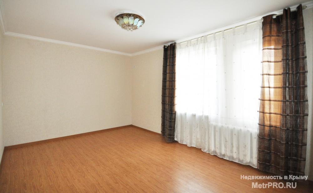 Предлагается к приобретению 2-х комнатная квартира в Ялте улица Украинская.  Квартира расположена на 10 этаже... - 2