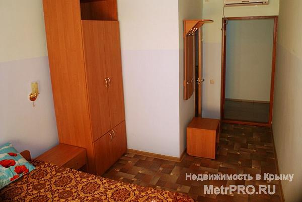 Сдается в аренду на сезон гостиница в Штормовом, Крым  Пансионат представляет из себя двухэтажное здание 2007 года... - 22