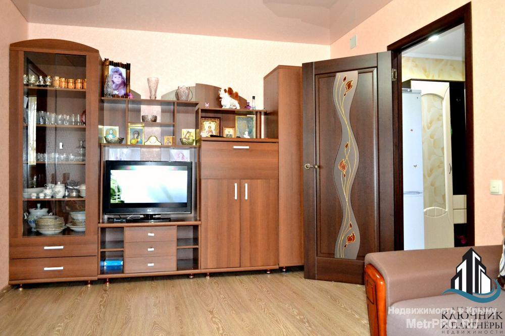 Продаётся 2-к квартира на 2 этаже 5 этажного дома в лучшем районе города Феодосия. Общая площадь составляет 44 кв.м.... - 2