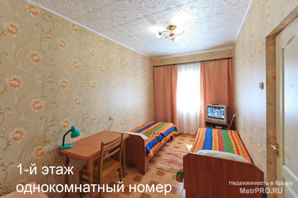 Доброго дня! Сдаются посуточно от 2-х до 6-ти местные номера в мини гостинице в п. Орджоникидзе, до моря 5 минут... - 18