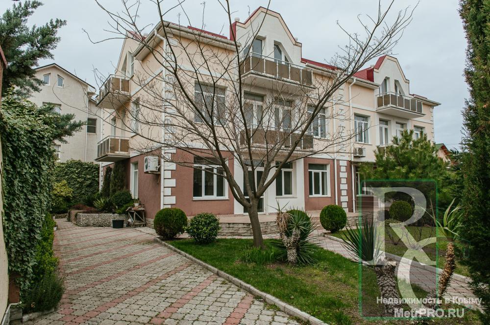 Продажа дома в Севастополе,  3 этажа общей площадью 352 м2 на участке 4 сотки. В Севастополе на прибрежной полосе... - 1