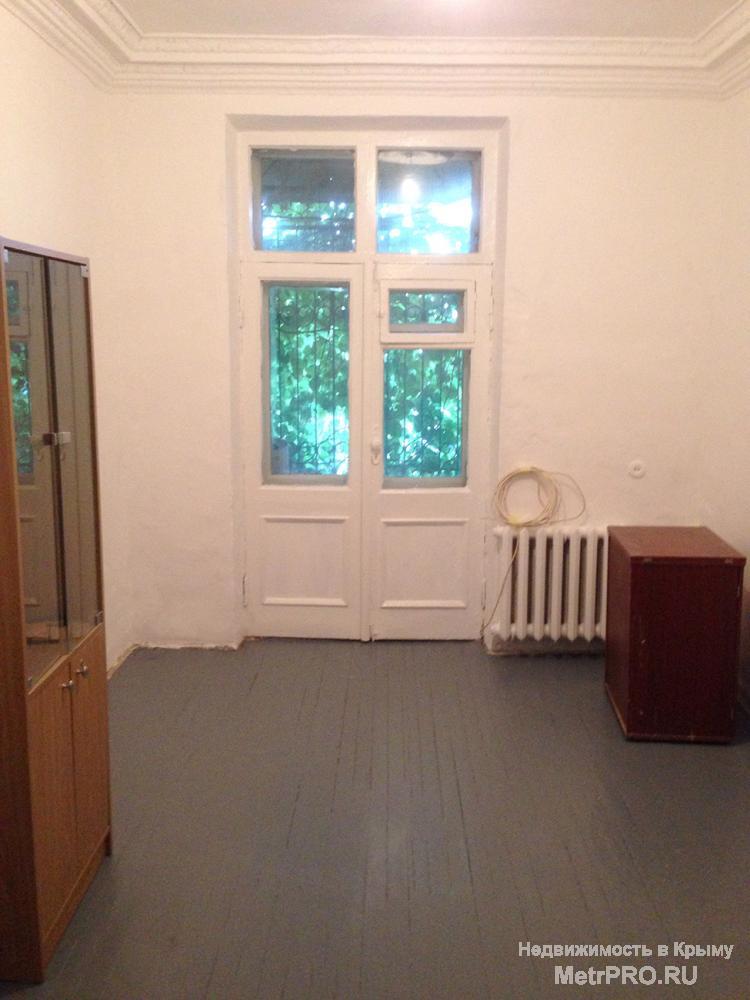 В «сталинском» доме от СОБСТВЕННИКА продается светлая, просторная 3-комнатная квартира 74 м² на 2 этаже 3-этажного... - 7