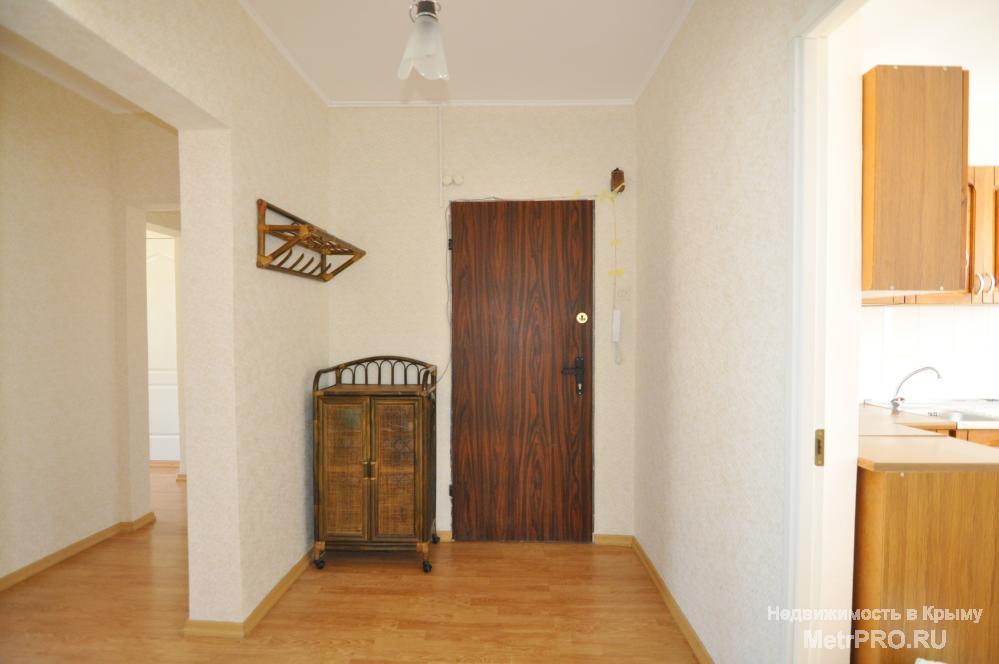 Предлагаем купить трехкомнатную квартиру в г. Ялта, пгт Массандра, ул. Стахановская.  Квартира расположена на 5... - 10