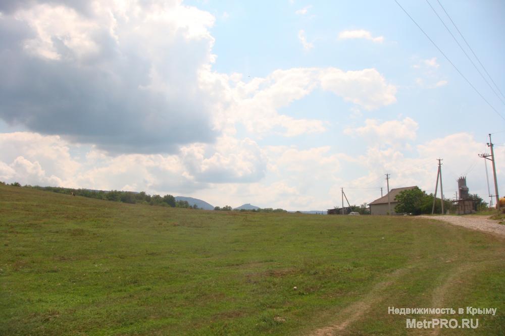 На краю села Плотинное со стороны г. Бойка продается участок ИЖС 10 соток. Подключение к водопроводу и электричеству.... - 4