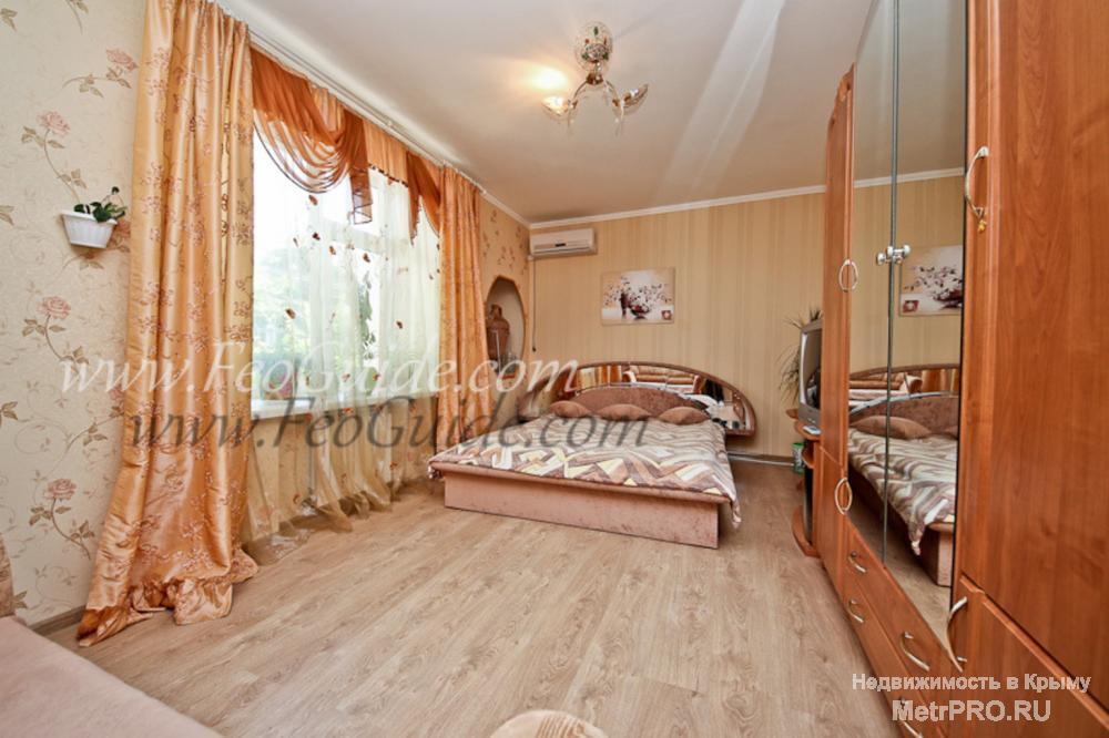 В районе кинотеатра Украина предлагаем однокомнатный домик со всеми удобствами, рассчитанный на 2-3 человека. В...