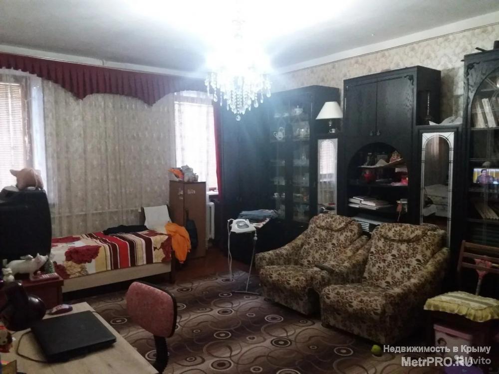 Продам двухкомнатную квартиру в центре возле площади Ушакова, на Советской (Центральная горка). Квартира расположена... - 1
