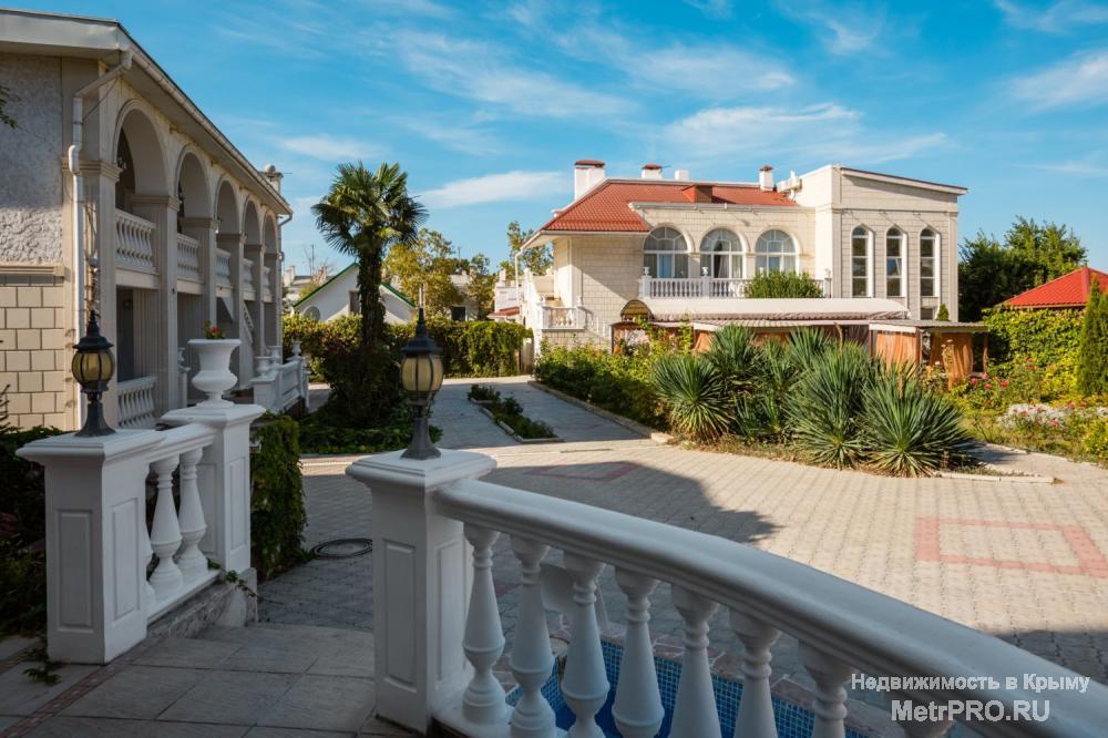 Продам отель на ул. Древней г. Севастополя Отель располагается в элитном районе г. Севастополя, в 500 м от пляжа на... - 1