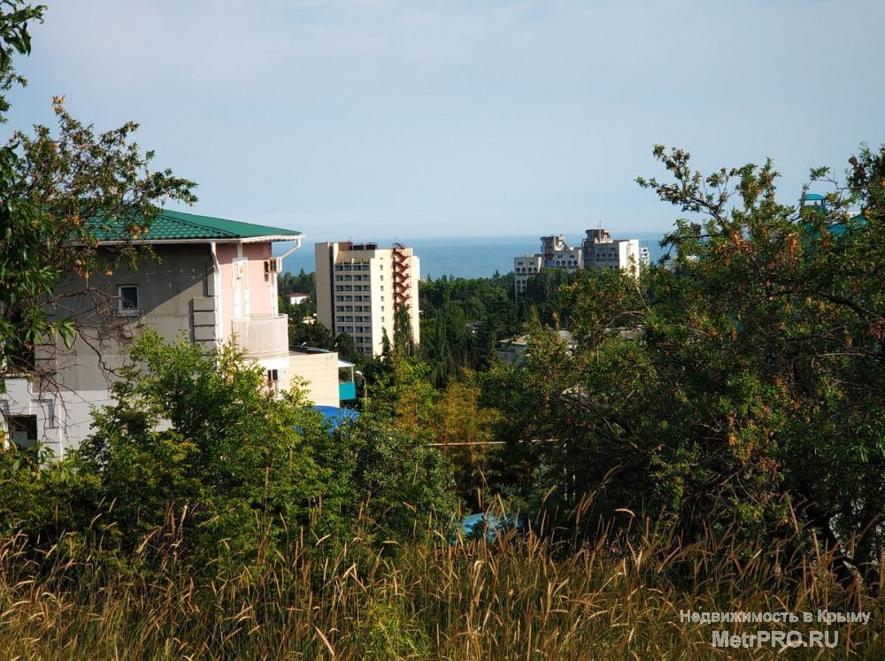 Продажа / Земельные участки, АЛУШТА, 5 200 000 р. Продам, земельный участок 6 сот. ИЖС, г. Алушта, расположен в элитном месте среди шикарных домов, асфальтированный... - 1