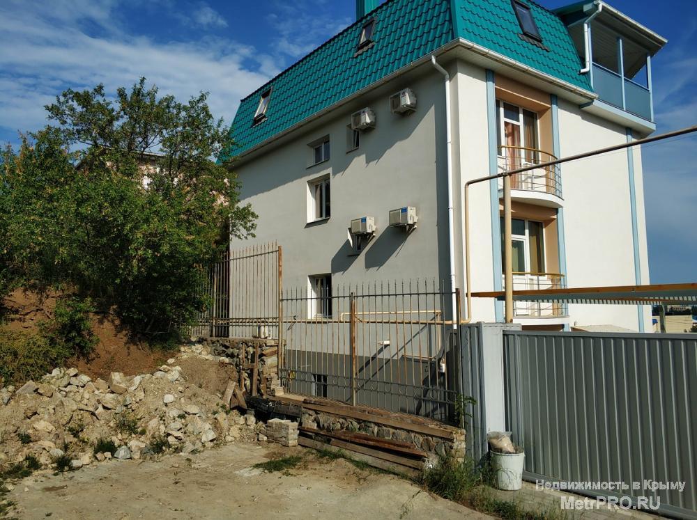 Продажа / Земельные участки, АЛУШТА, 5 200 000 р. Продам, земельный участок 6 сот. ИЖС, г. Алушта, расположен в элитном месте среди шикарных домов, асфальтированный... - 2